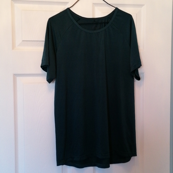 Sports shirts - Picture 1 of 4